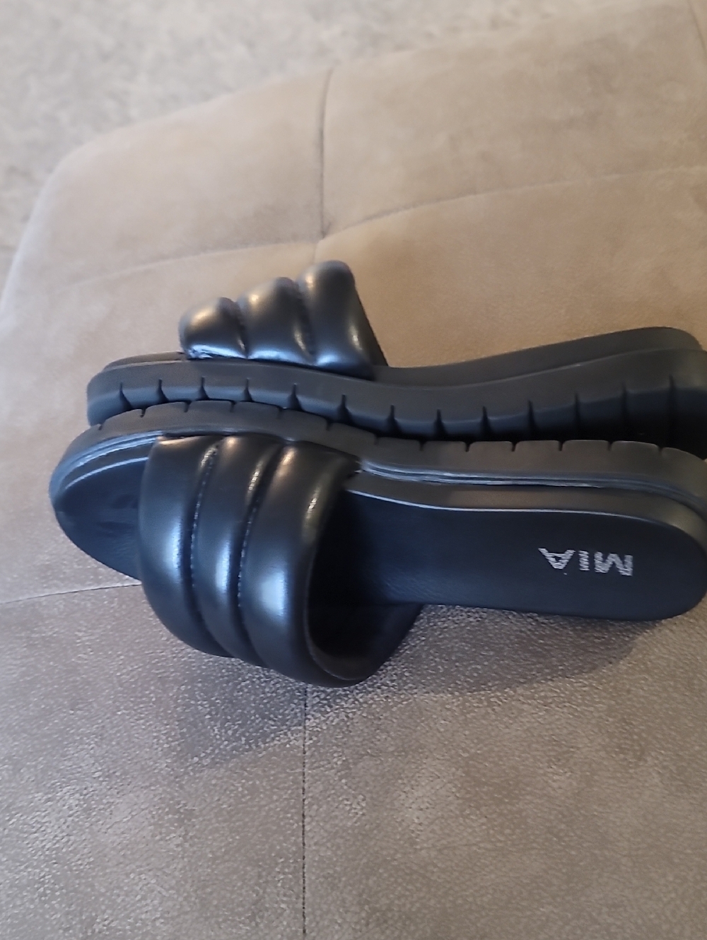MIA Black Puffer Slide Sandals Mishel Sz 6.5 - Picture 4 of 6